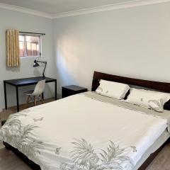 SPACIOUS KING SIZE ROOM Ryde/Marsfield/MQ Park/