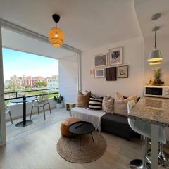 Stylish and comfortable one bedroom with sea view