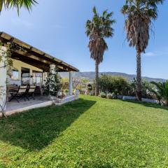 Paradiso Vintage Villa: Traditional 1944 Gem