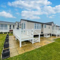 Luxury Caravan For Hire At Hopton Holiday Park With Full Sea Views Ref 80010h