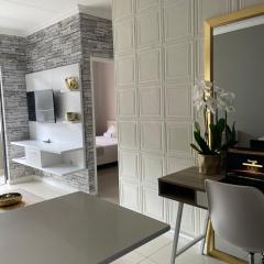 Classy 2 bedroom in Halfway Gardens