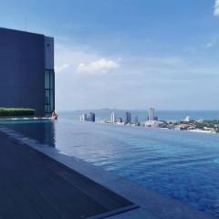 Infinity Pool at Pattaya Posh