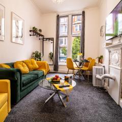 Oxford Street Chic Retreat - Unparalleled Elegance and Urban Comfort!