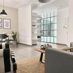 Central, spacious and bright 2-bedroom apartment.