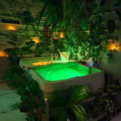 Jungle Spa Privatif - Love Room - Séjour nature et romantique à L'appart'hôtel 23ème avenue