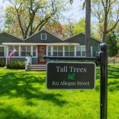 Tall Trees - great location to downtown Saugatuck - Pet Friendly!