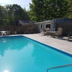 Emerald Cottage- pool- close to beaches
