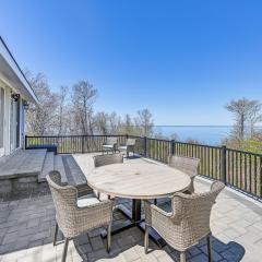 Cozy Baiting Hollow Bungalow Views, Walk to Beach