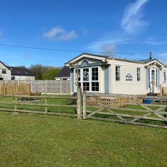 Beautiful 2-Bed Chalet in Llanfairpwllgwyngyll