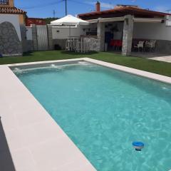 Chalet con piscina privada cerca de la playa