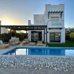 El Gouna Cyan Villa with pool n lagoon by BFG Beit Fel Gouna