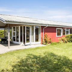 Beautiful Home In Middelfart With Wifi