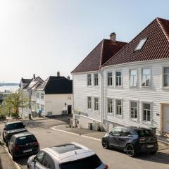 Dinbnb Apartments I Luxury Apartment Behind Bryggen I Renovated 2024