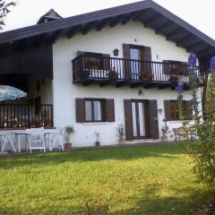 Schönes Ferienhaus in San Gregorio Nelle Alpi mit Grill und Terrasse