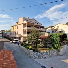 Apartment and Rooms Zora