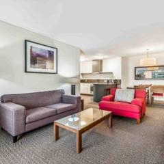 2x2 Roomy CBD Apartment close to the Optus Stadium