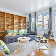 Parisian penthouse with large terrasse