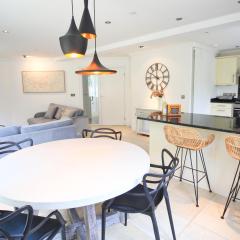 CLOSE TO BEACH, dogs welcome, private garden