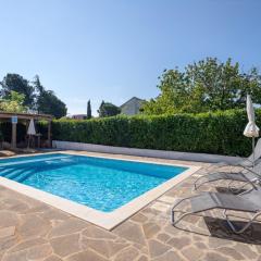 Villa Palma with Grill & Pool