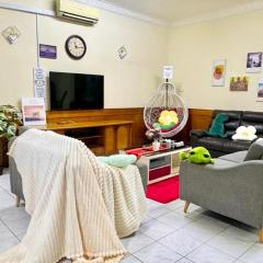 Sabah homestay 16pax stay near Imago 15minutes strong WiFi Gathering Environment house