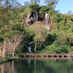 thararak waterfall homestay