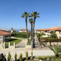 Luxury Seaside Apt In Pefkochori Featuring Pool