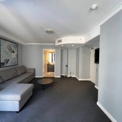 KozyGuru | Haymarket | Modern 1 Apt Best Location