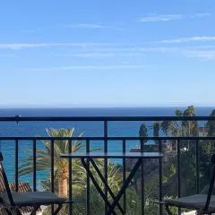Luxury Sea View 2 Bedroom apartment by Maison Jaken