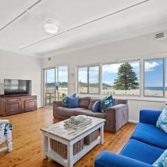 Delightful 3-Bed Home Minutes from Avoca Beach