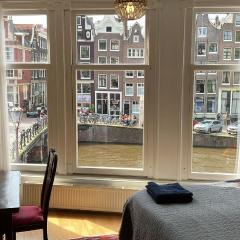 Canal View B&B Amsterdam