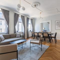 Large Luxury Apt with Canal View in Central CPH City
