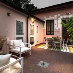 Villa Paola house close to the Beach in Viareggio