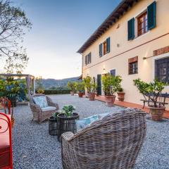 Villa Amore, a Romantic Hilltop Farmhouse in Lucca