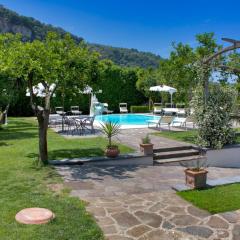 Casa Limoneto with shared pool