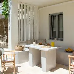 Kynthia Suite - Escape to Seaside Makry Gialos