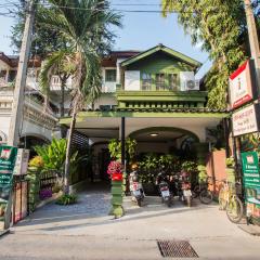 Iroom Boutique House