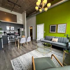 McCormick Place modern 2br-2ba Loft with optional parking for 6 guests