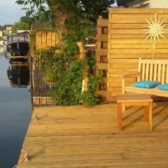 Chalet direkt an der Gracht mit eigenem Bootsanlegesteiger