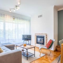 Infante Cozy 1BR w Parking by LovelyStay
