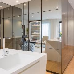 Enjoyer - Seafront apartment with PRIVATE Heated POOL and terrace