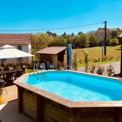 3-Bedroom Holiday Home with Aircon and Private heated plunge Pool - 5 Minutes from Monpazier