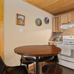 Creekside Suites 06 by Estes Park Condos