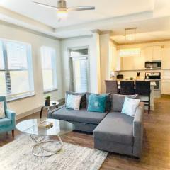 Buckhead Oasis- 2 bed, 2bath, Pool and Private Balcony