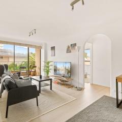 Large 1-Bed with Swimming Pool in Iconic Bondi