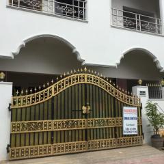 Nanduri Guest House
