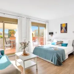Modern beach apartment Romana Playa in Marbella, Elviria