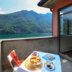 Riflessi sul Lago Apt Laglio - Alba