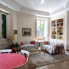 Beautiful 2-Bed Apartment in Roma