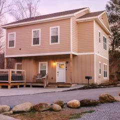 Private, Gatlinburg Bliss with Hot Tub and City Views