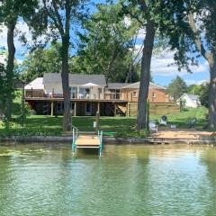 Miner Lake Lakefront Beach Cottage for Family Fun